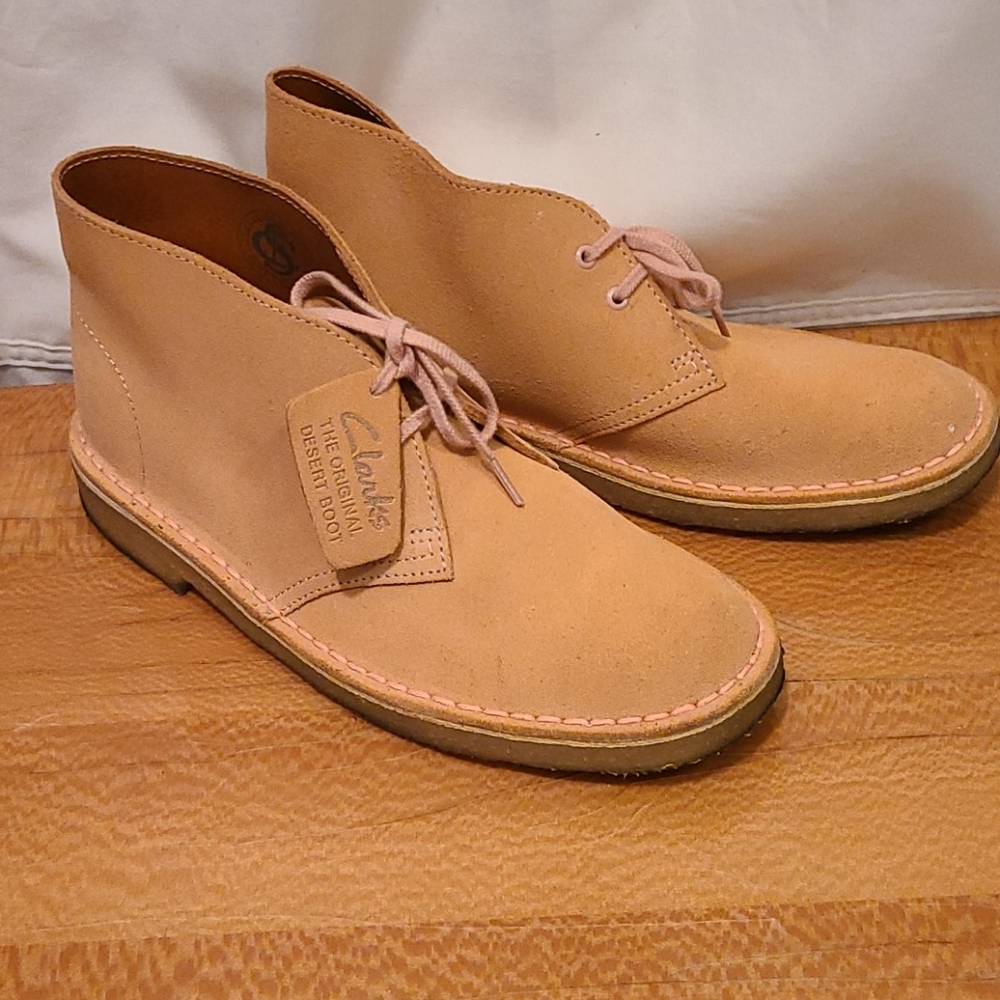 Clark's desert 🏜 boots.